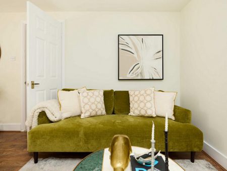 3 bedroom apartment to rent - Photo 4