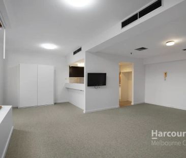 “Bourke Street Beauty!” - Photo 5