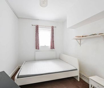 2 bedroom maisonette to rent - Photo 4