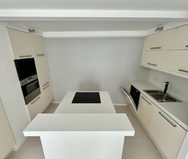 Helle Räume im Hinterhaus mit Einbauküche - Photo 1