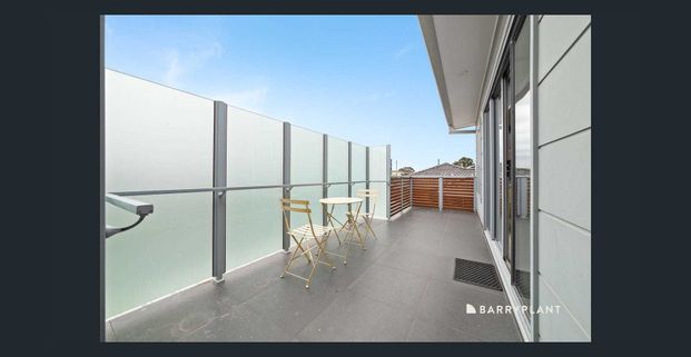 Modern 2-Bedroom Townhouse in a Prime Glenroy Location - Photo 1