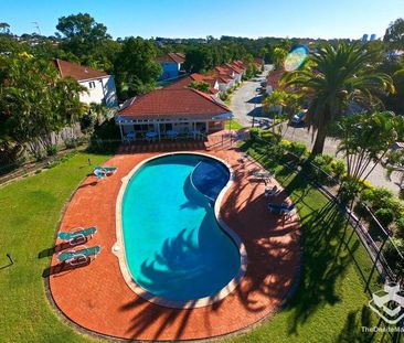 Freshly Renovated Villa in Resort-Style Complex - Photo 1