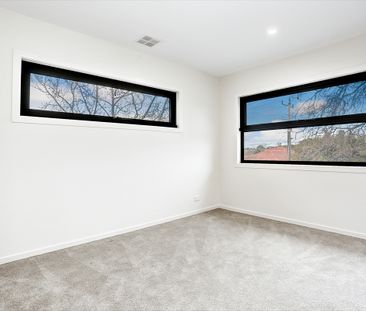 Brand New Stunning family home! - Photo 5