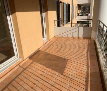 Location Appartement 3 pièces 70m² - Photo 3