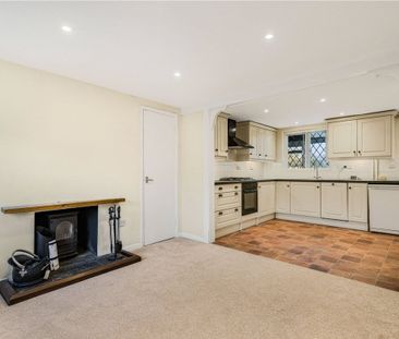 A Grade II Listed 2 bedroom semi detached character cottage in an a... - Photo 6