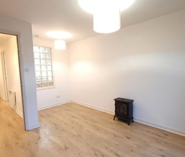 2 bed flat for rent in The Shore - Photo 1