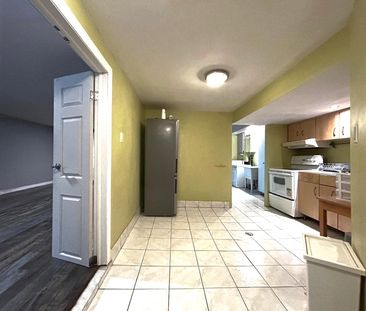 For Lease - 50 Willesden Road Unit# lower, Toronto, Ontario - Photo 6