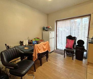 Woking, Surrey, GU21 - Photo 4