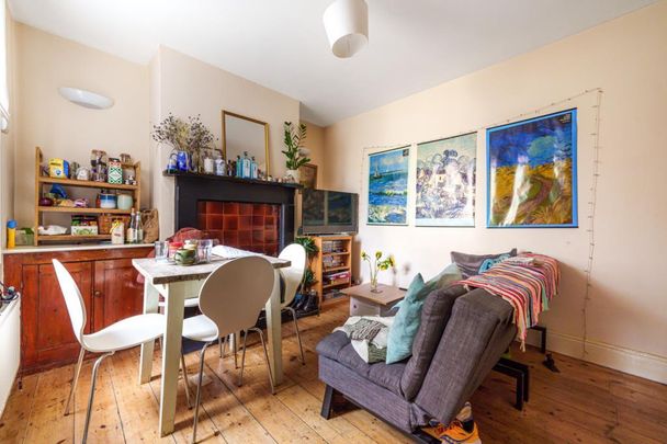 4 bedroom terraced house to rent - Photo 1