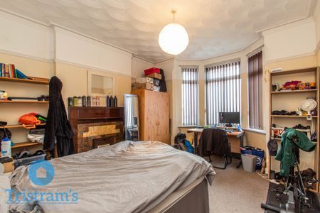 4 bed Semi-Detached House for Rent - Photo 2