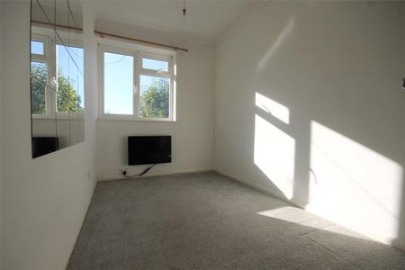 4 bedroom terraced house to rent - Photo 5