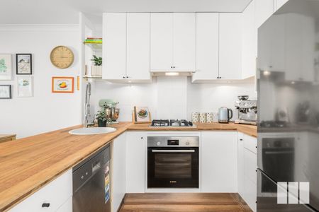 35b West Parade, Perth WA 6000 - Townhouse For Rent | Domain - Photo 5