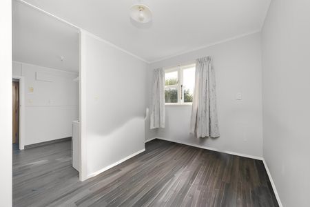 Feilding - 3 Bedrooms - Photo 2