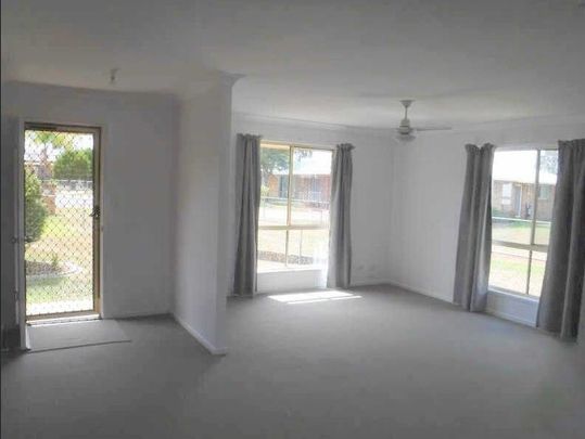 Comfortbale Three Bedroom Home - Rent will be increased to $550 from 03/06/2026 - Photo 1