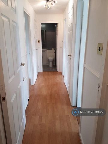 2 bedroom flat to rent - Photo 4