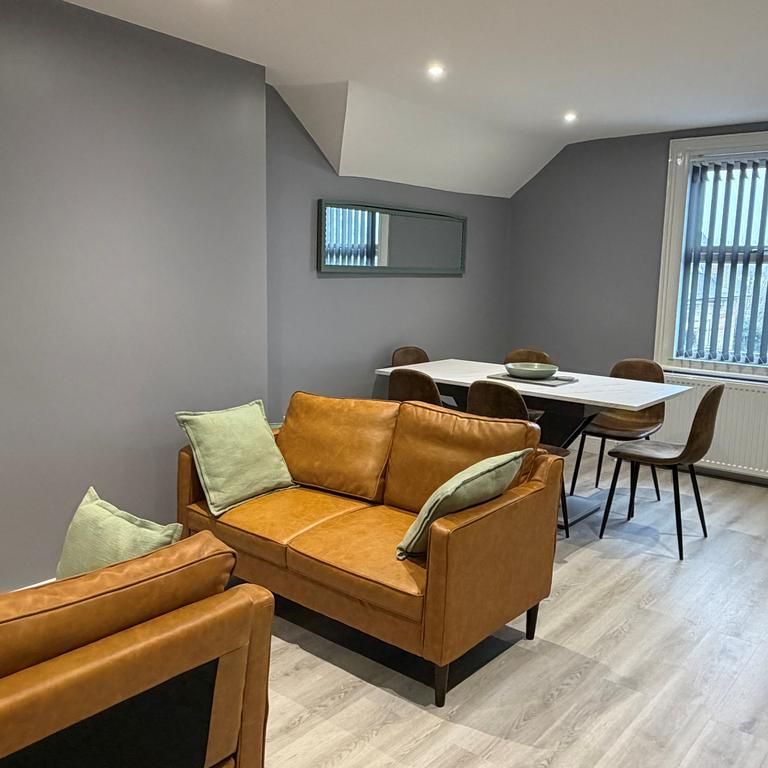 3 bedroom flat to rent - Photo 1