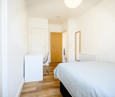 3 bedroom apartment to rent - Photo 3