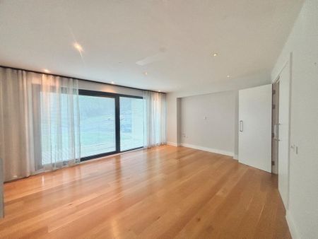 4 bedroom detached house to rent - Photo 3