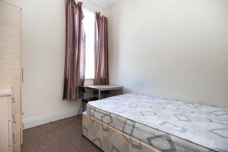 3 bedroom flat to rent - Photo 5