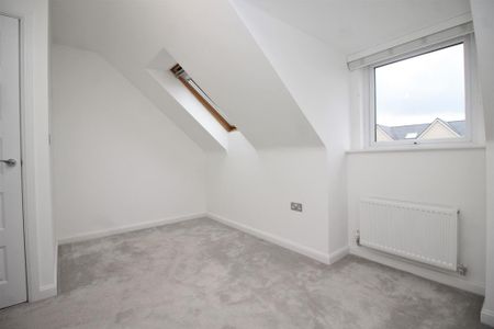 4 bedroom townhouse to rent - Photo 3