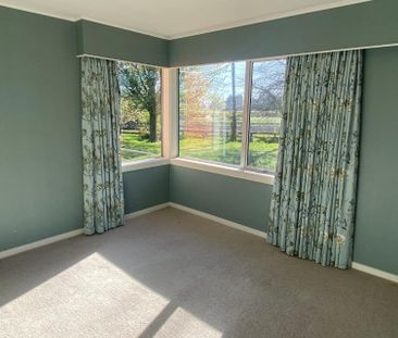 403 Riverton-Wallacetown Highway, Wallacetown - Photo 2