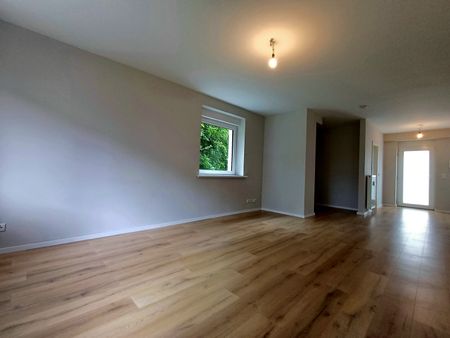 Exklusive Maisonettewohnung mit Reihenhausflair - Foto 2