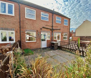 2 bedroom terraced house to rent - Photo 1