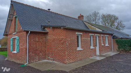 Maison en briques rénovée jumelée d'un côté de plain pied comprenant: cuisine aménagée et équip... - Photo 2