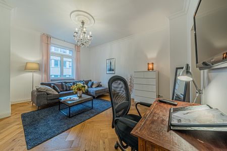 City-Residence: Bockenheim: Ruhige und schöne 3-Zimmer Altbauwohnung mit Balkon - Photo 2