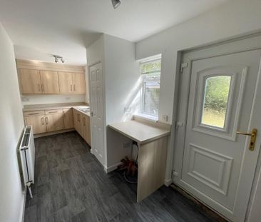 2 bedroom semi-detached house to rent - Photo 3