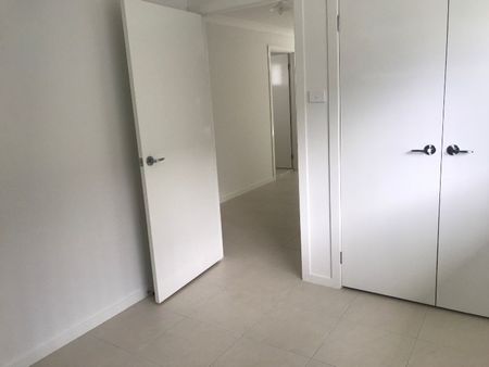 Brand New 2 Bedroom Studio Apartment! - Photo 4