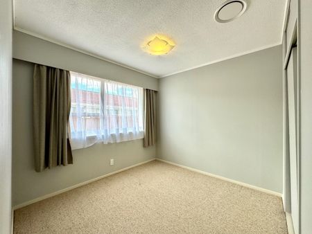 Unit 1, 27 Butley Drive, Farm Cove, Auckland - Photo 5