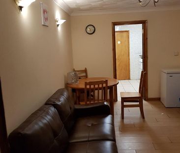 Room in a Shared House, Portswood Road, SO17 - Photo 3
