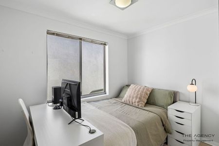 Location, Lifestyle & Living Made Easy - Photo 4