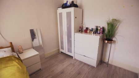 5 bedroom semi-detached house to rent - Photo 5