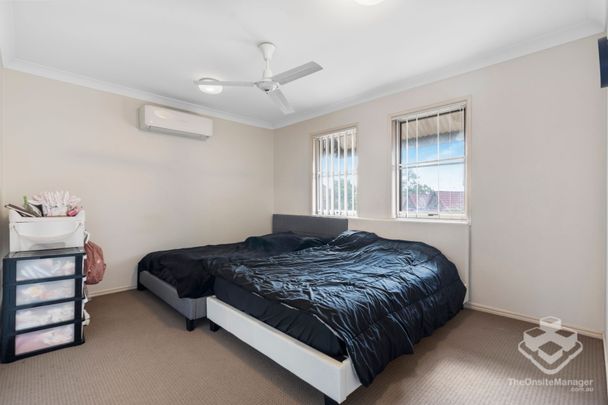 Beautiful townhouse in the Heart of Eight Mile Plains - Photo 1