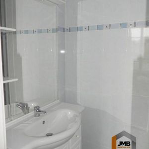 Location Appartement 2 pièces 33m² MILLAU 12100 - Photo 3