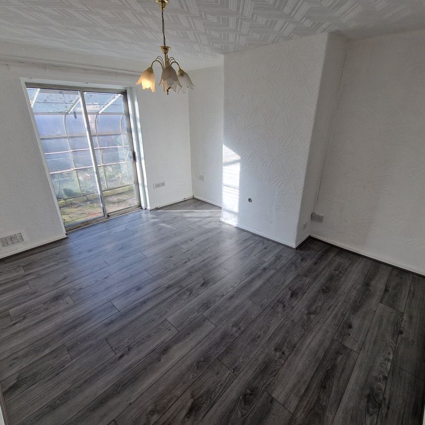 Brereton Road, Eccles - Photo 1