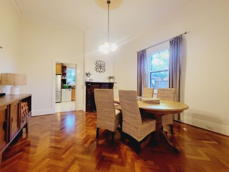 Caulfield North - Photo 4