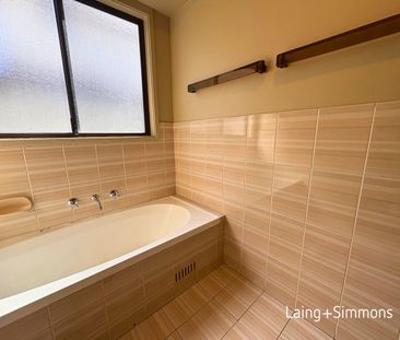 27 Barnard Cres, Oakhurst, NSW 2761 - Photo 5