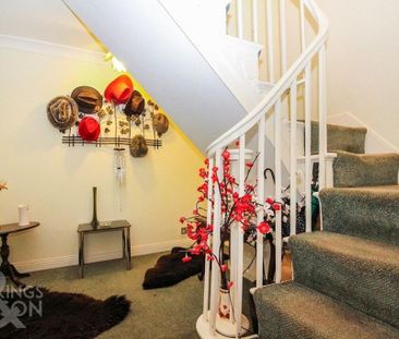 2 bedroom maisonette to rent - Photo 2