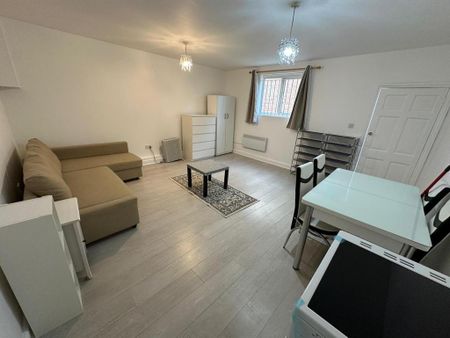 Studio to rent - Photo 4