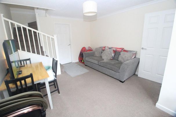 2 bedroom end of terrace house to rent - Photo 1