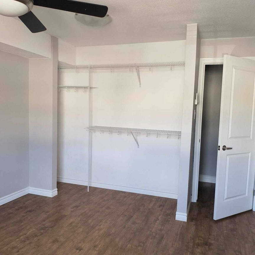 For Lease - 735 Deveron Crescent Unit# 211, London South, Ontario - Photo 1