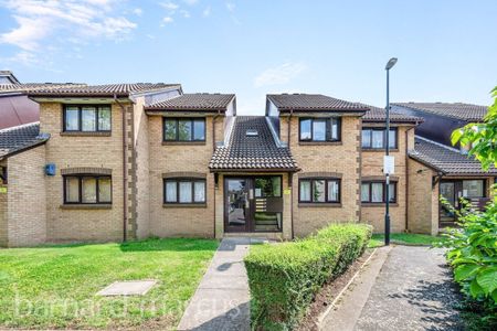 Brocklesby Road, LONDON - Photo 2
