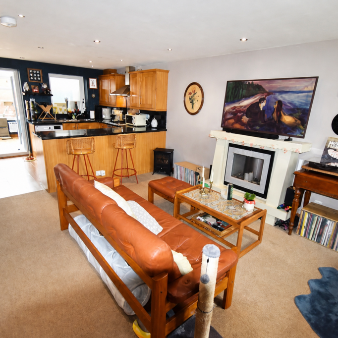 3 bedroom semi-detached house to rent - Photo 1