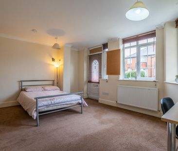 10 Abbotsford Road - Photo 2