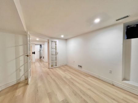 For Lease - 524 Eglinton Avenue, Toronto, Ontario - Photo 2