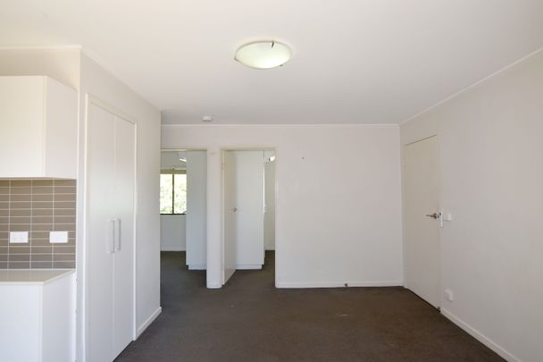 TAKE OVER LEASE :: UNFURNISHED VERY NEAT AND TIDY 2 BEDROOM UNIT WITH 2 CAR ACCOMODATION - Photo 1