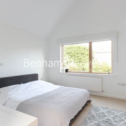 3 Bedroom house to rent in Crouch End, Highgate, N8 - Photo 1